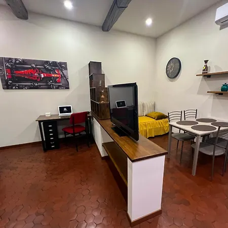 Roberto - Design Ed Eleganza Nel Cuore Di Appartamento