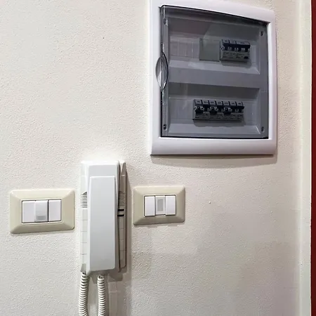 Roberto - Design Ed Eleganza Nel Cuore Di Apartamento