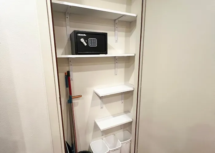 Roberto - Design Ed Eleganza Nel Cuore Di *