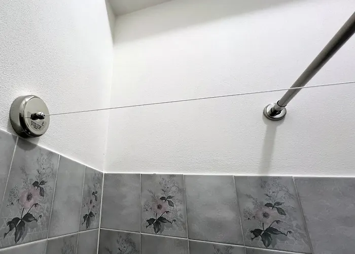 Roberto - Design Ed Eleganza Nel Cuore Di * Imola