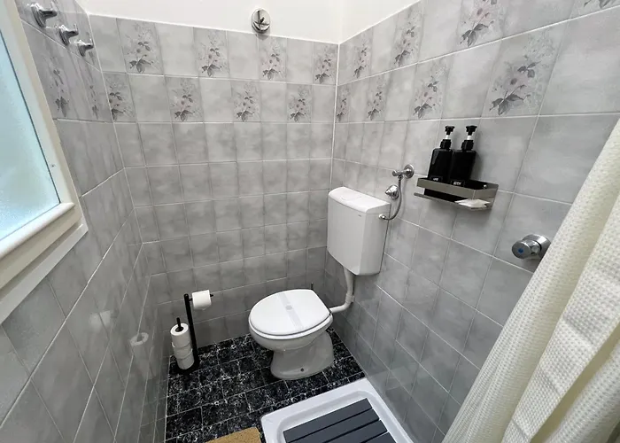 Roberto - Design Ed Eleganza Nel Cuore Di *