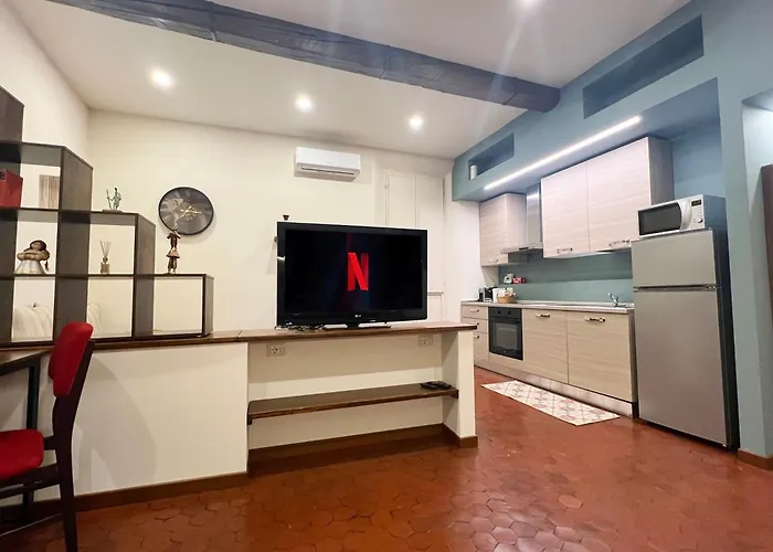 Roberto - Design Ed Eleganza Nel Cuore Di * Imola